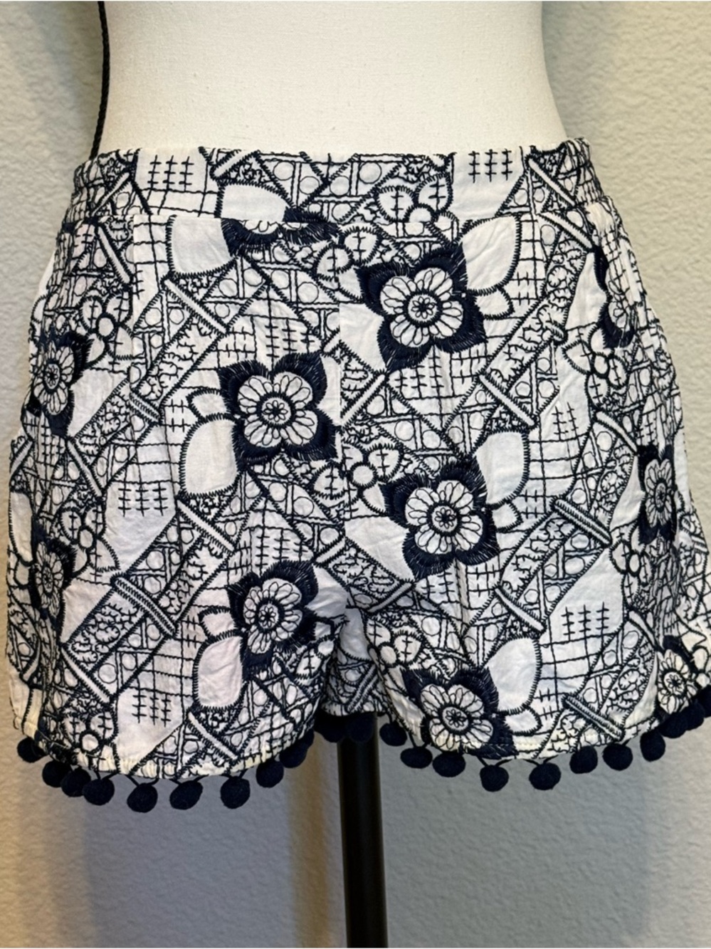 Entro Women’s Navy & White Floral Embroidered Shorts- Size Small